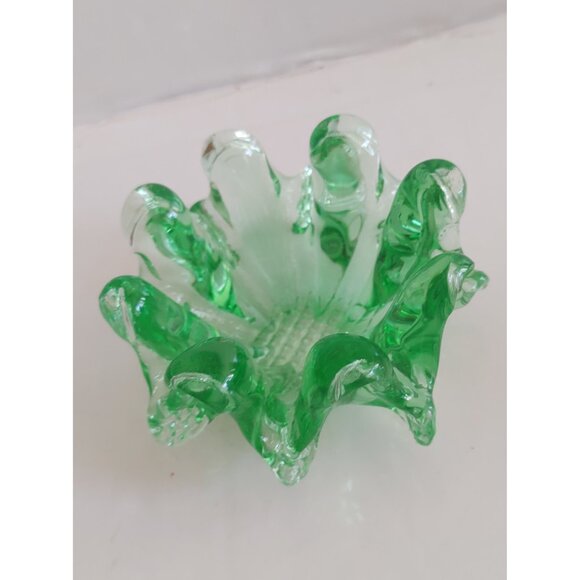 Chalet Canada Green Glass Bonboniere Bowl 1 1/2" tall x 3 1/4" x 3 1/4" - Picture 4 of 9